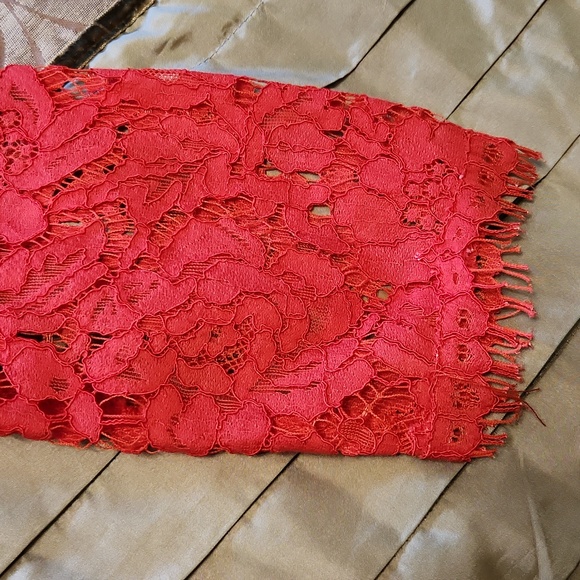 Red lace size 6 double lined dress - Picture 5 of 6